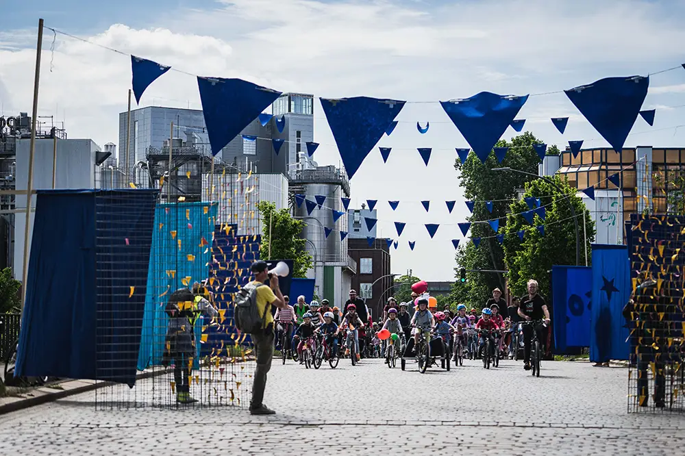Ankunft der Kidical Mass, Design durch Umschichten – Asphaltsprenger 2025; Foto: Linus Koch